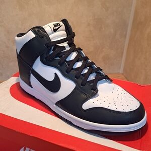 Nike Men's Black and White High-Top Dunks